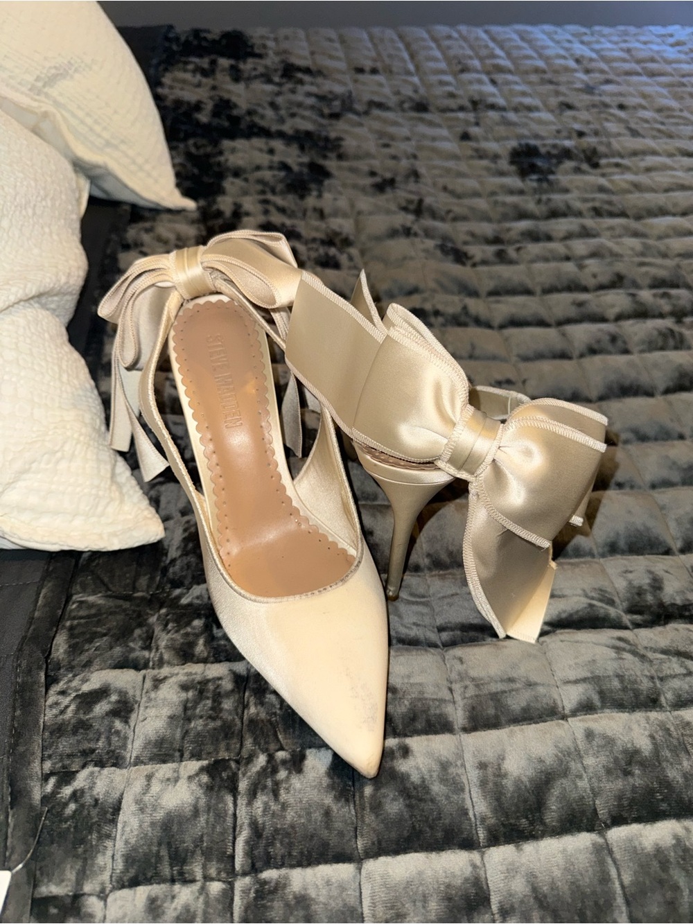 Steve Madden Satin Cream Pointed-Toe Bow Heels